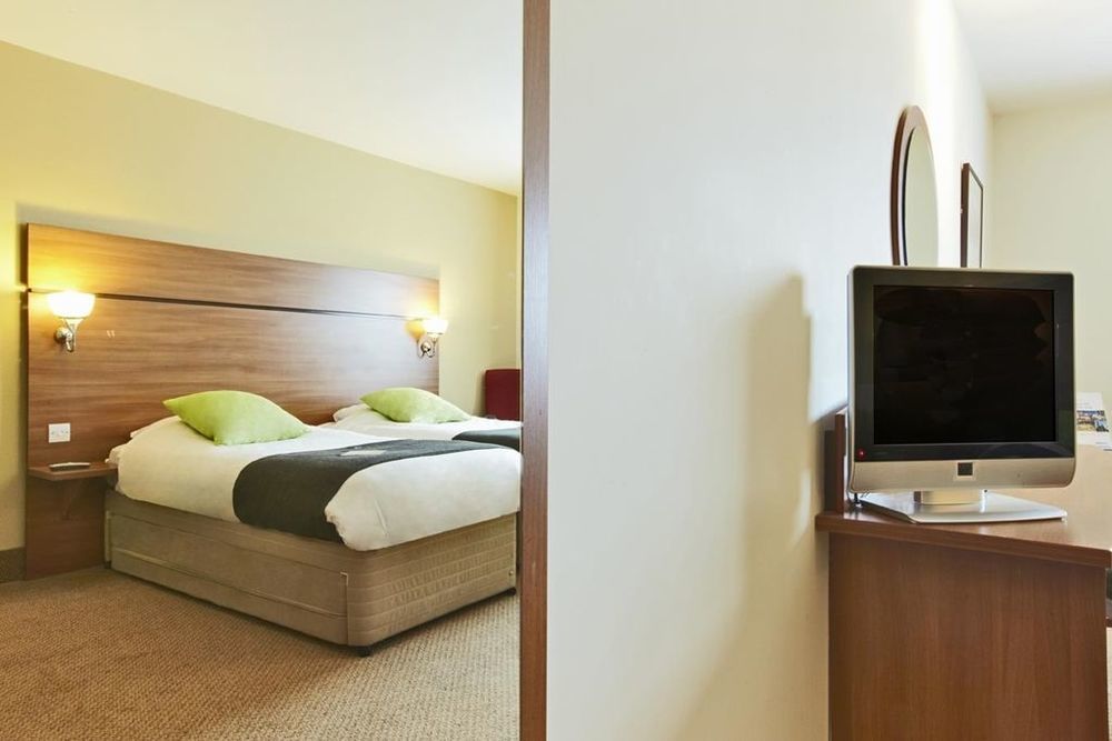 Premier Inn Glasgow Braehead Exterior foto