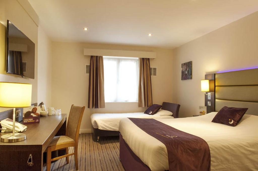 Premier Inn Glasgow Braehead Exterior foto