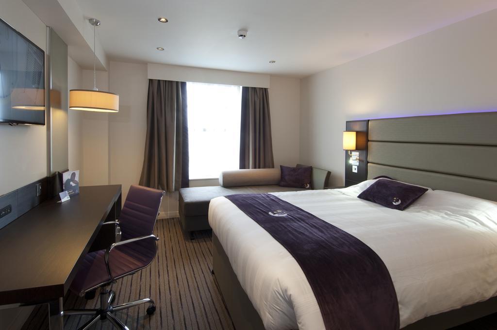 Premier Inn Glasgow Braehead Exterior foto